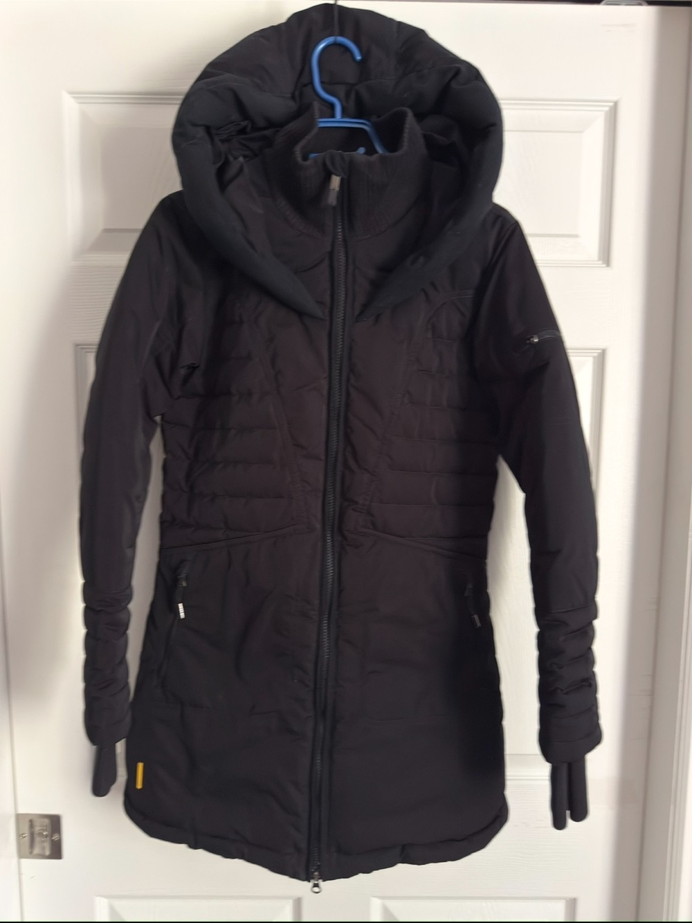 Lolë Emmy Down Jacket with hood